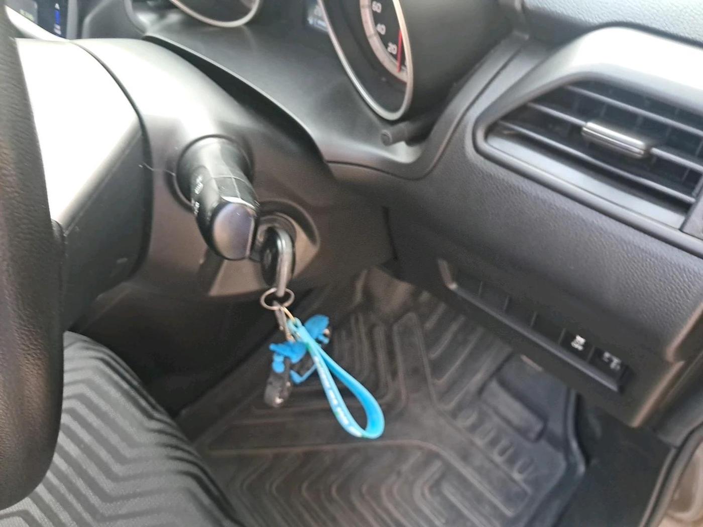 2023 Maruti Swift VXI AMT, Petrol, Automatic, 26,975 km, interior