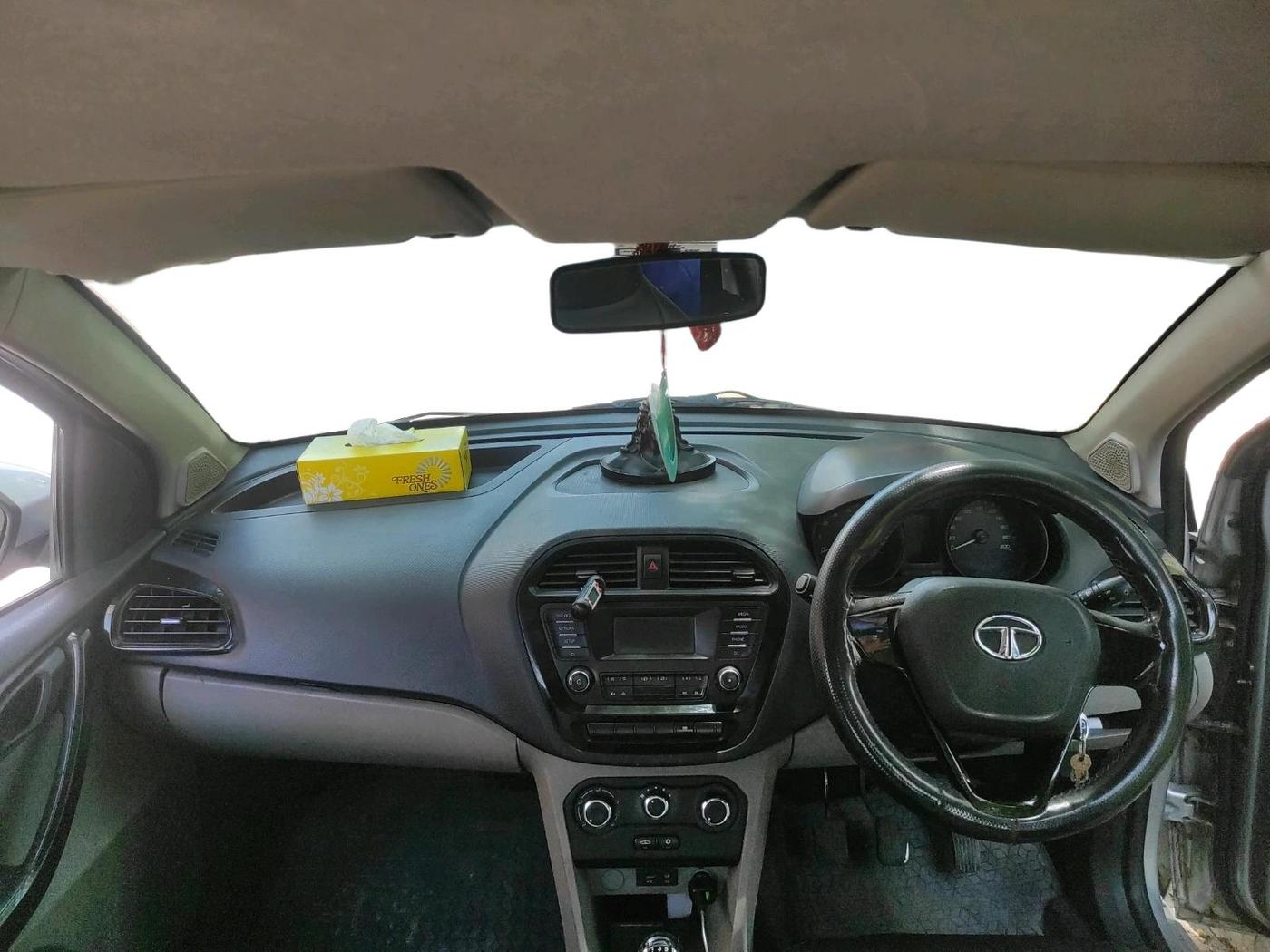 2018 Tata Tiago XT PETROL, Petrol, Manual, 1,32,414 km, interior