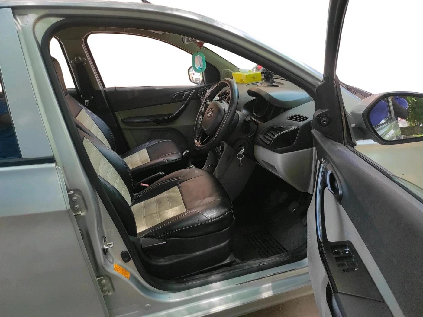 2018 Tata Tiago XT PETROL, Petrol, Manual, 1,32,414 km, interior