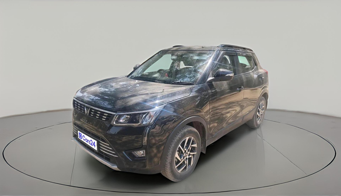 2024 Mahindra XUV300 W8 (O) 1.2 PETROL, Petrol, Manual, 23,627 km, exterior