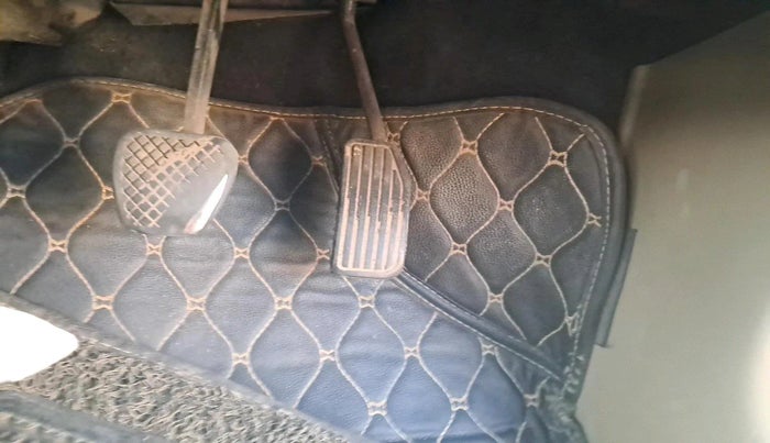 2014 Honda Mobilio 1.5L I-DTEC S, Diesel, Manual, 2,30,319 km, interior