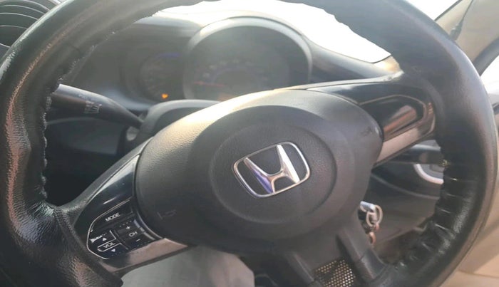 2014 Honda Mobilio 1.5L I-DTEC S, Diesel, Manual, 2,30,319 km, interior