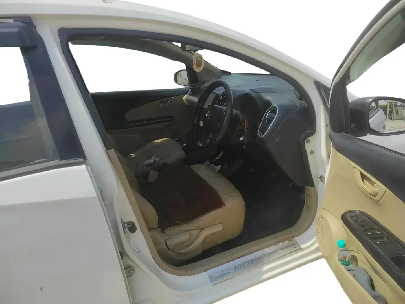 2014 Honda Mobilio 1.5L I-DTEC V, Diesel, Manual, 1,28,533 km, interior