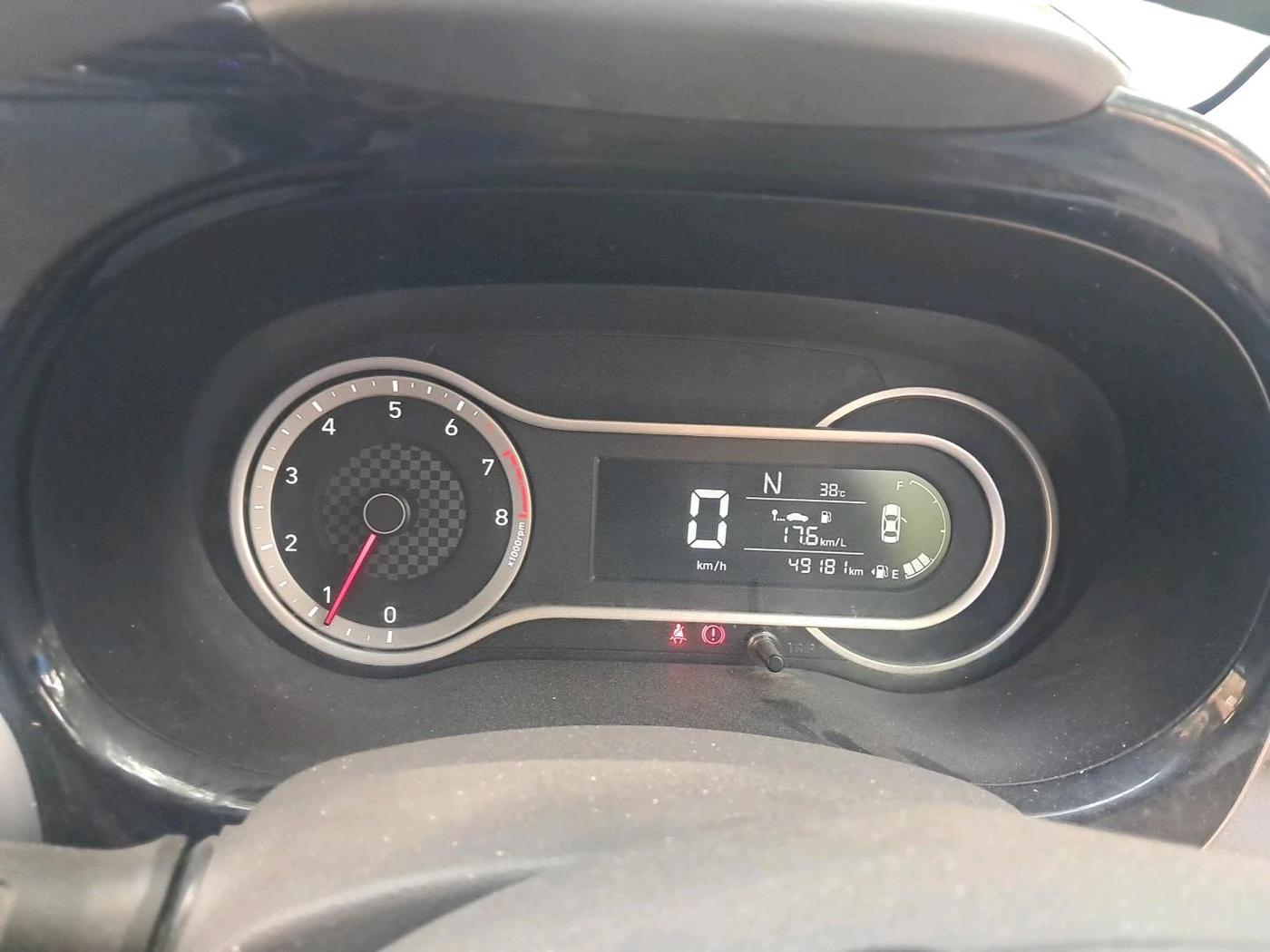 2022 Hyundai GRAND I10 NIOS SPORTZ AMT 1.2 KAPPA VTVT, Petrol, Automatic, 49,181 km, interior
