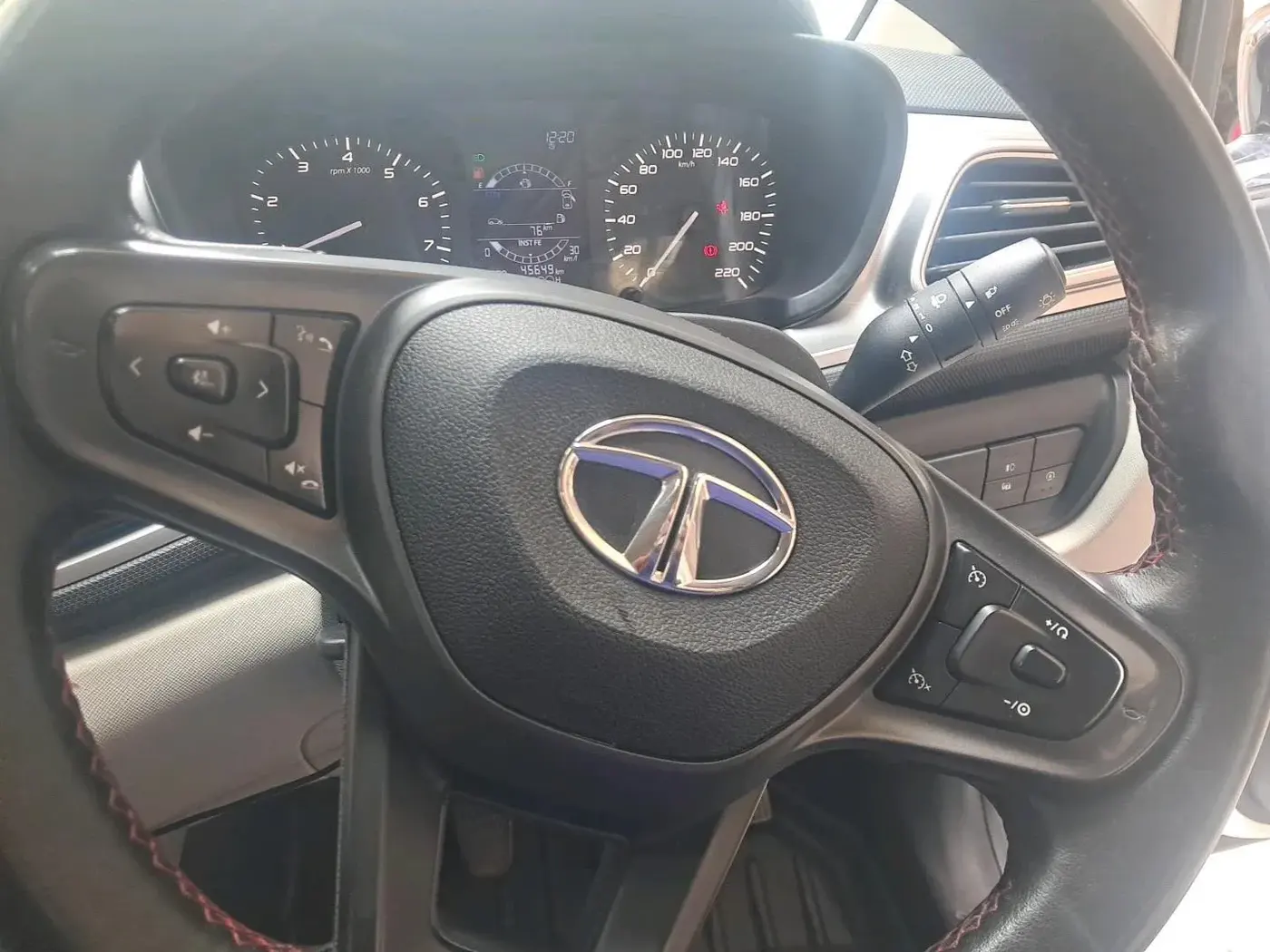 2023 Tata ALTROZ XZ PETROL, Petrol, Manual, 45,649 km, interior