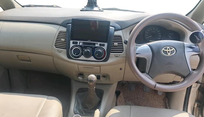 2012 Toyota Innova 2.5 GX 8 STR, Diesel, Manual, 1,31,103 km, interior