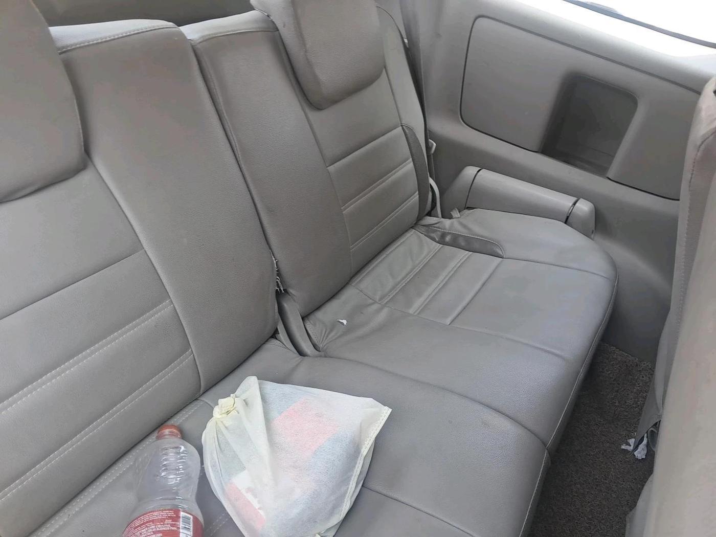 2012 Toyota Innova 2.5 GX 8 STR, Diesel, Manual, 1,31,103 km, interior