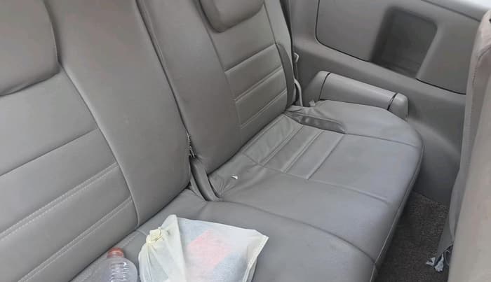 2012 Toyota Innova 2.5 GX 8 STR, Diesel, Manual, 1,31,103 km, interior