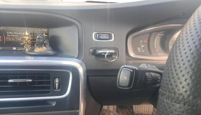 2014 Volvo S60 Kinetic D4, Diesel, Automatic, 1,38,481 km, interior