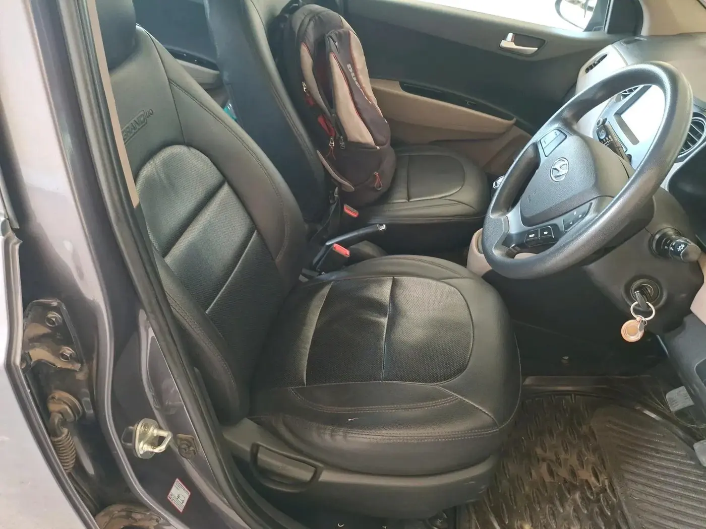 2017 Hyundai Grand i10 SPORTZ 1.2 KAPPA VTVT, Petrol, Manual, 99,552 km, interior