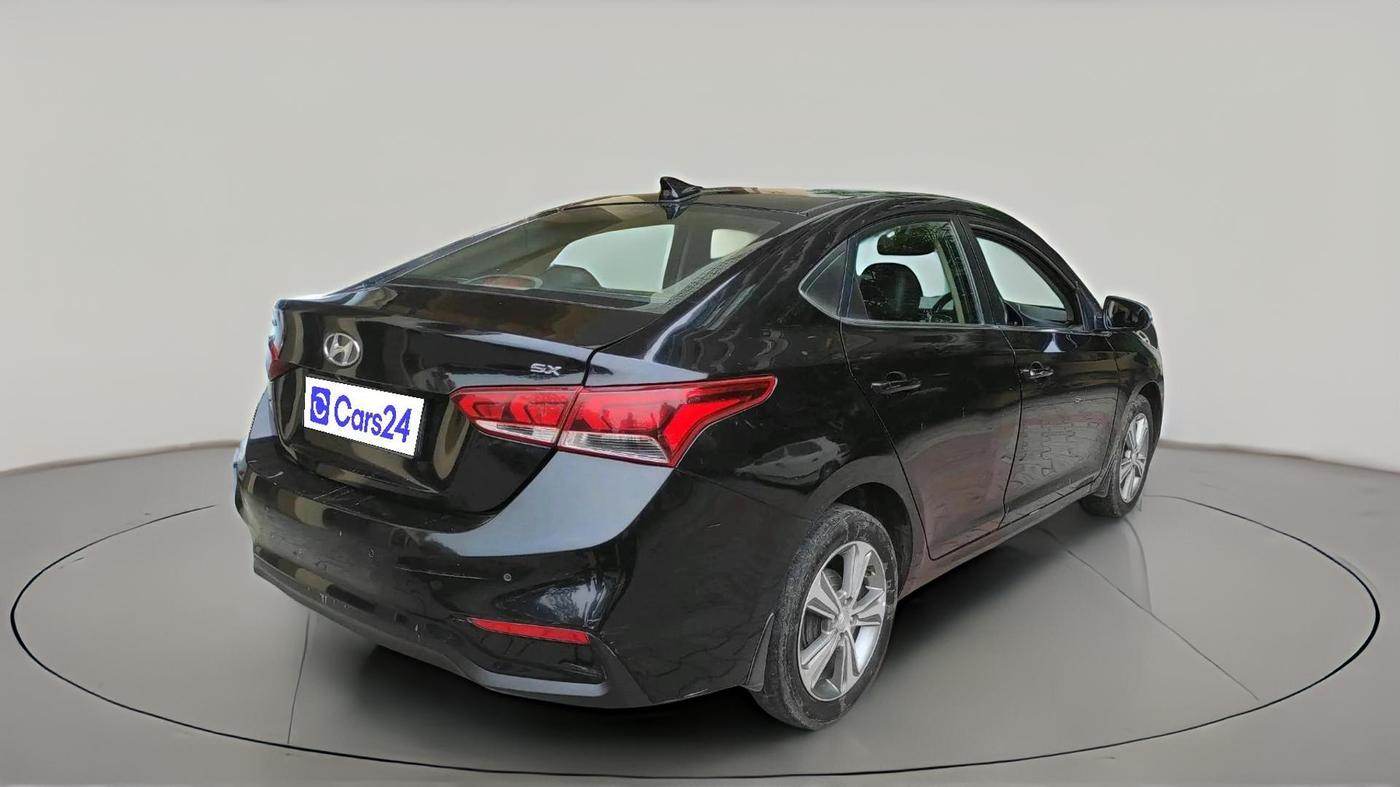 2017 Hyundai Verna 1.6 CRDI SX + AT, Diesel, Automatic, 1,35,417 km, exterior