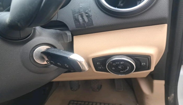 2016 Ford Figo Aspire TITANIUM 1.2 PETROL, Petrol, Manual, 1,24,734 km, interior