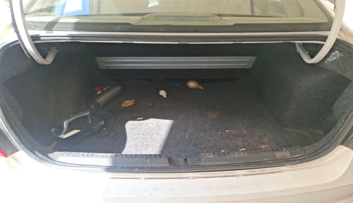 2019 Skoda Rapid AMBITION 1.6 MPI MT, Petrol, Manual, 1,00,106 km, exterior