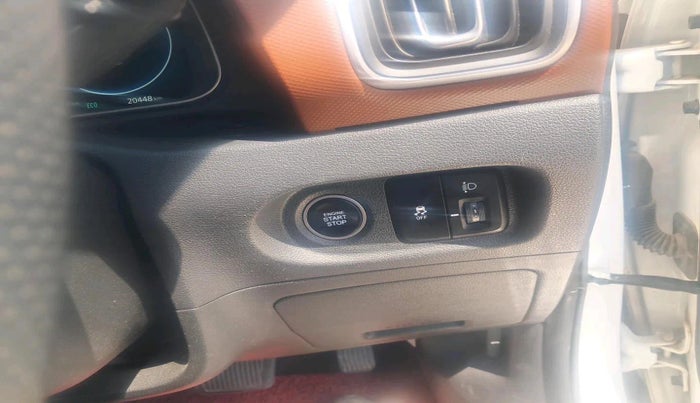 2022 Hyundai ALCAZAR PLATINUM(O) 7STR 2.0 AT, Petrol, Automatic, 20,452 km, interior