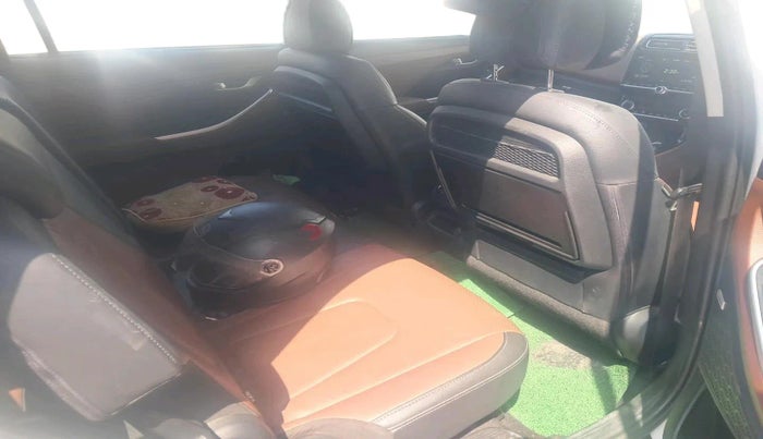 2022 Hyundai ALCAZAR PLATINUM(O) 7STR 2.0 AT, Petrol, Automatic, 20,452 km, interior