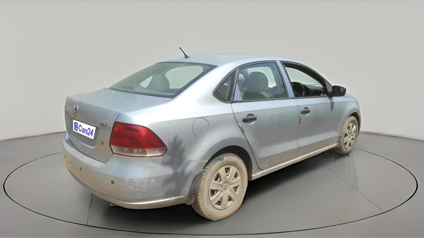 2011 Volkswagen Vento TRENDLINE 1.6, Petrol, Manual, 1,07,535 km, exterior