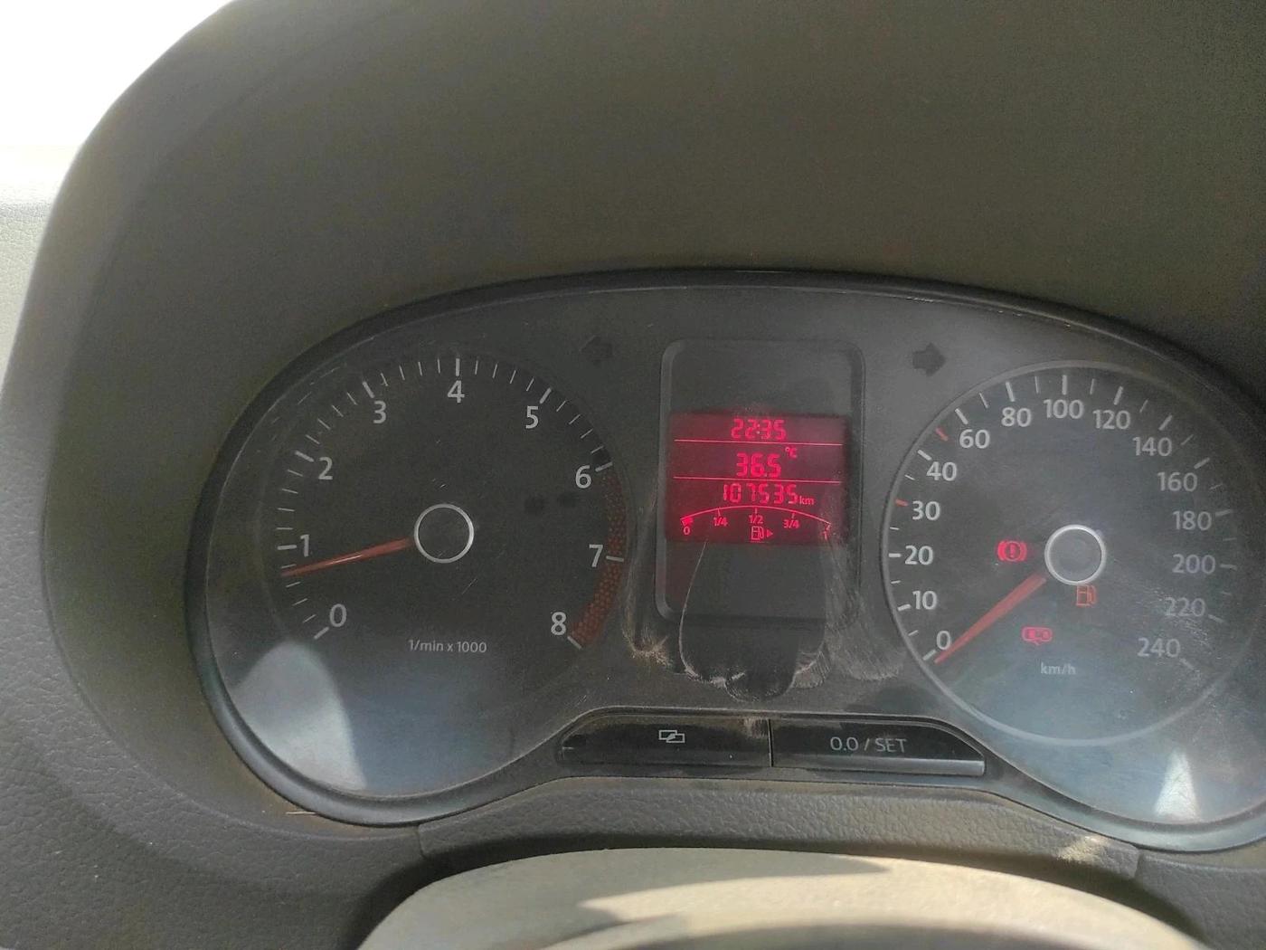 2011 Volkswagen Vento TRENDLINE 1.6, Petrol, Manual, 1,07,535 km, interior