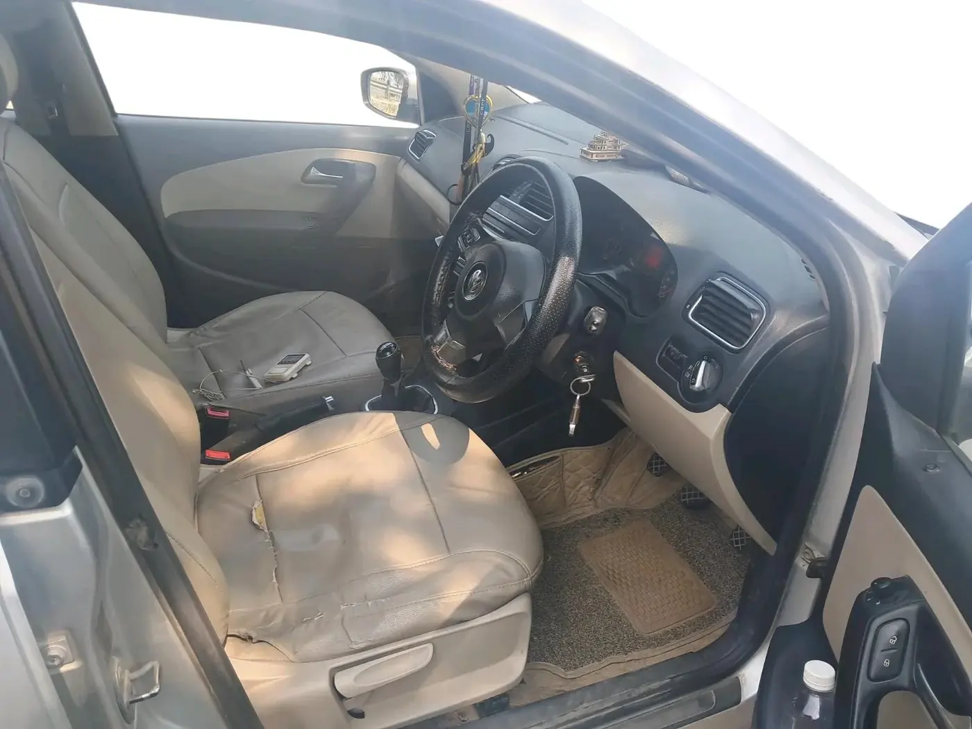 2012 Volkswagen Polo HIGHLINE DIESEL, Diesel, Manual, 1,36,000 km, interior