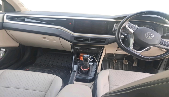 2023 Volkswagen VIRTUS HIGHLINE TSI 1.0 MT, Petrol, Manual, 70,168 km, interior