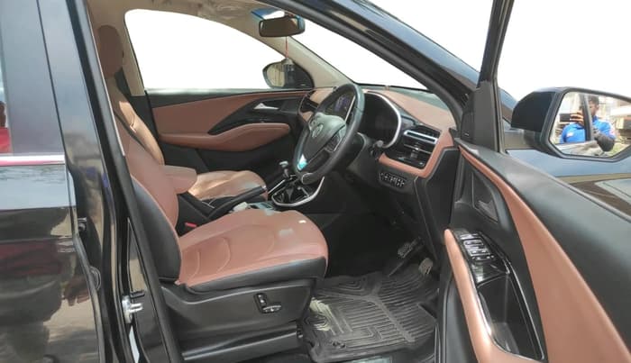 2024 MG HECTOR PLUS SHARP PRO 2.0 TURBO DIESEL 7 STR, Diesel, Manual, 31,537 km, interior