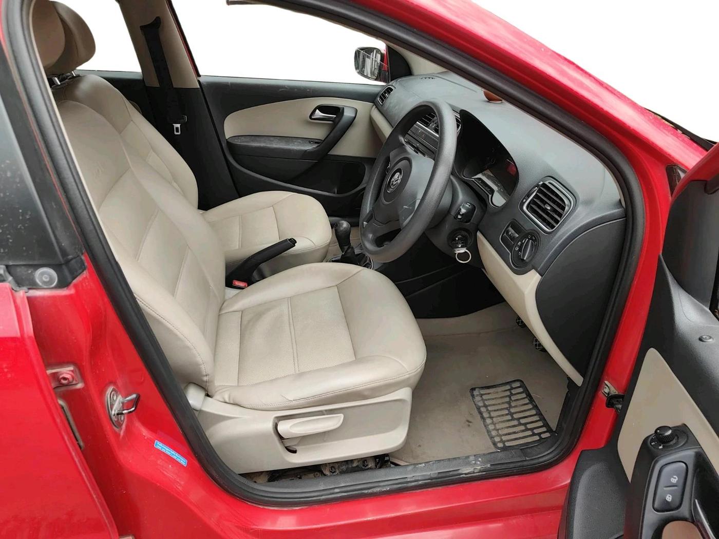 2012 Volkswagen Polo COMFORTLINE 1.2L PETROL, Petrol, Manual, 70,089 km, interior
