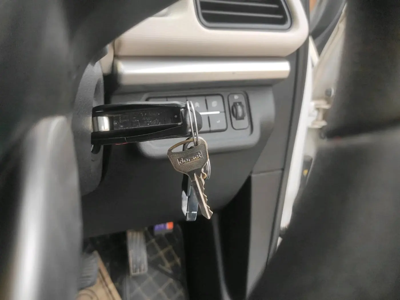 2022 Mahindra XUV700 AX 5 D AT 5 STR, Diesel, Automatic, 1,14,571 km, interior