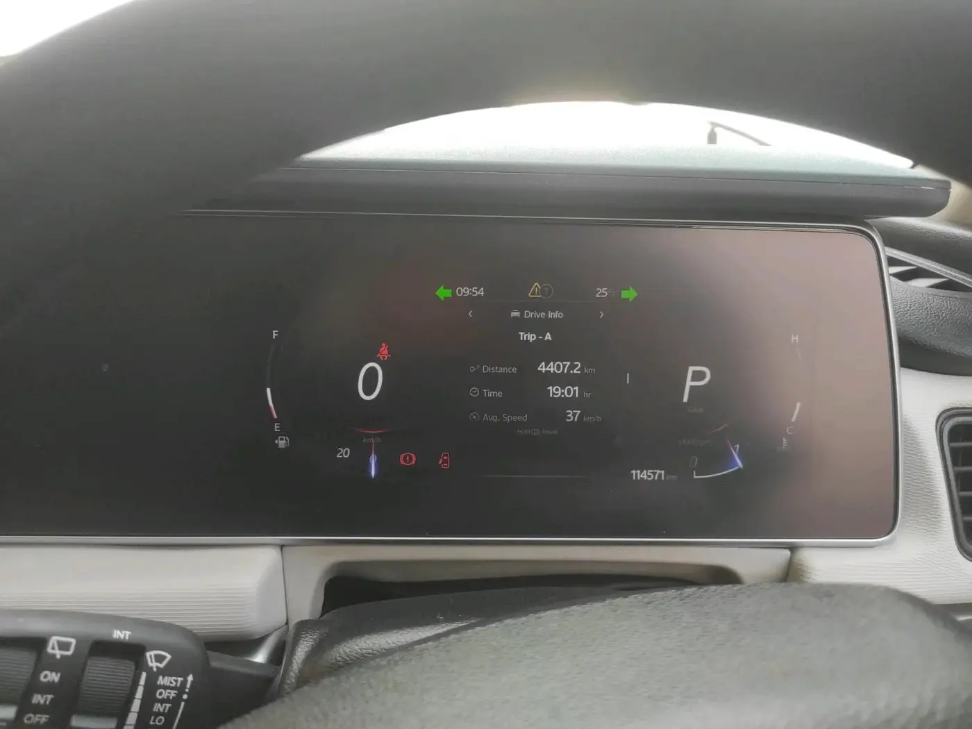 2022 Mahindra XUV700 AX 5 D AT 5 STR, Diesel, Automatic, 1,14,571 km, interior