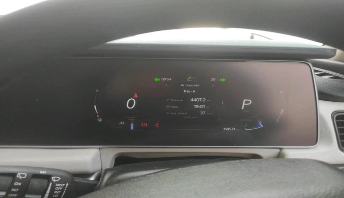 2022 Mahindra XUV700 AX 5 D AT 5 STR, Diesel, Automatic, 1,14,571 km, interior