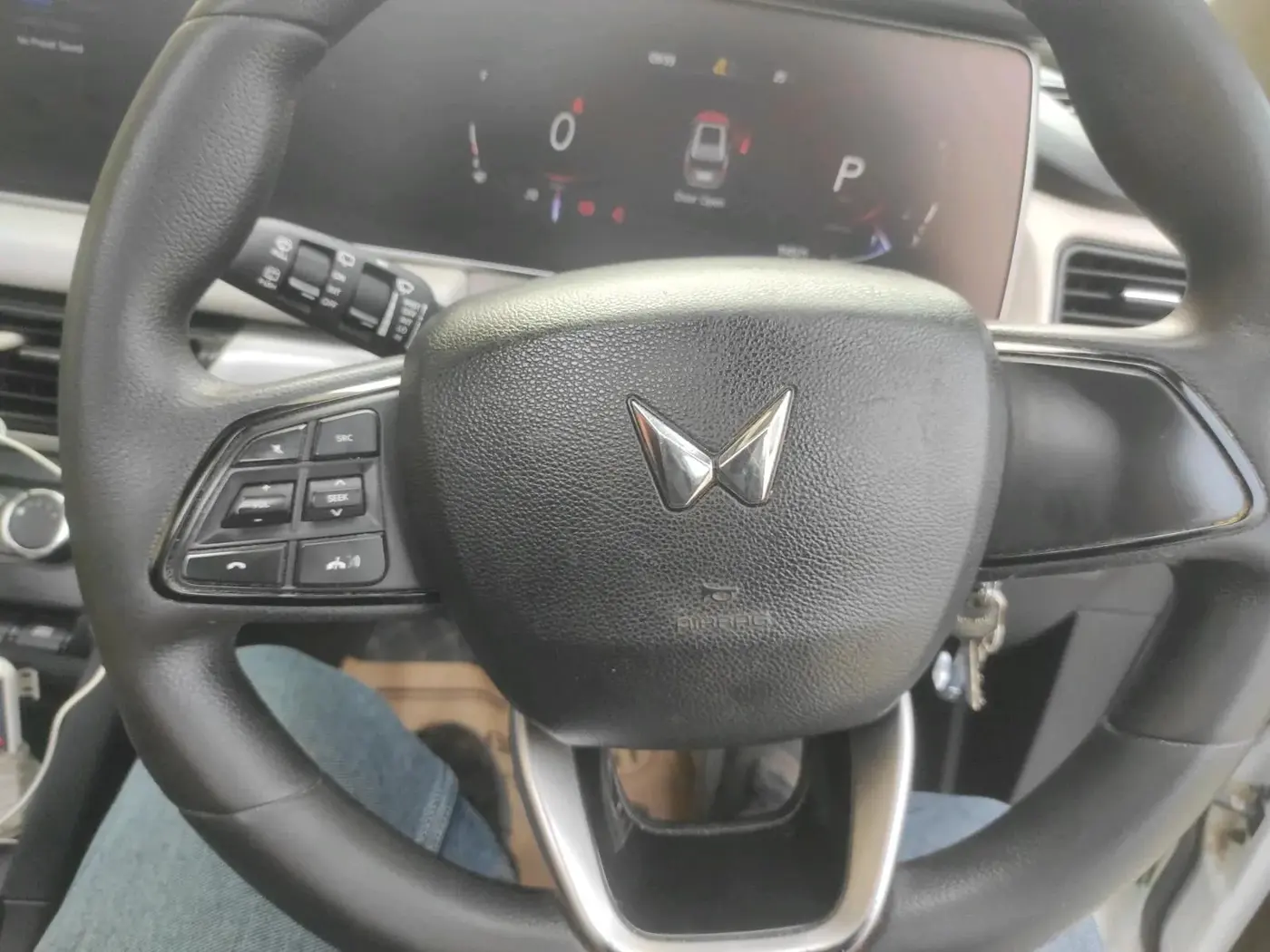2022 Mahindra XUV700 AX 5 D AT 5 STR, Diesel, Automatic, 1,14,571 km, interior