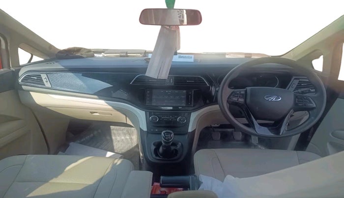 2018 Mahindra MARAZZO M8 7 STR, Diesel, Manual, 93,108 km, interior