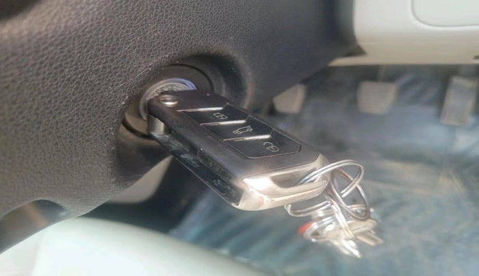 2018 Mahindra MARAZZO M8 7 STR, Diesel, Manual, 93,108 km, interior