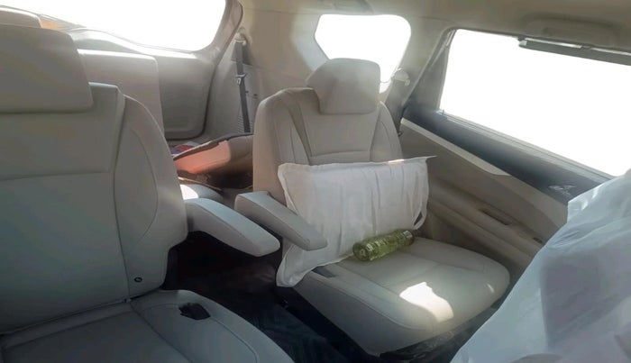 2018 Mahindra MARAZZO M8 7 STR, Diesel, Manual, 93,108 km, interior