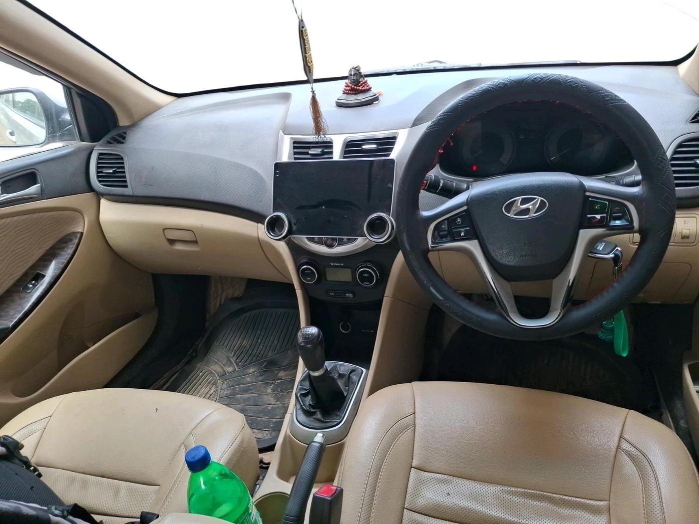 2013 Hyundai Verna FLUIDIC 1.6 CRDI SX, Diesel, Manual, 76,796 km, interior