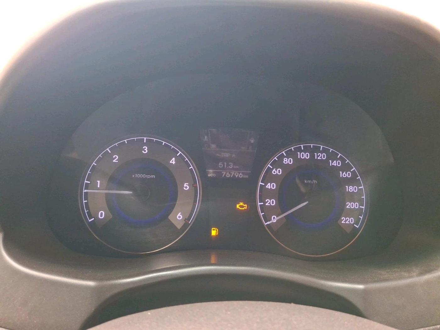 2013 Hyundai Verna FLUIDIC 1.6 CRDI SX, Diesel, Manual, 76,796 km, interior
