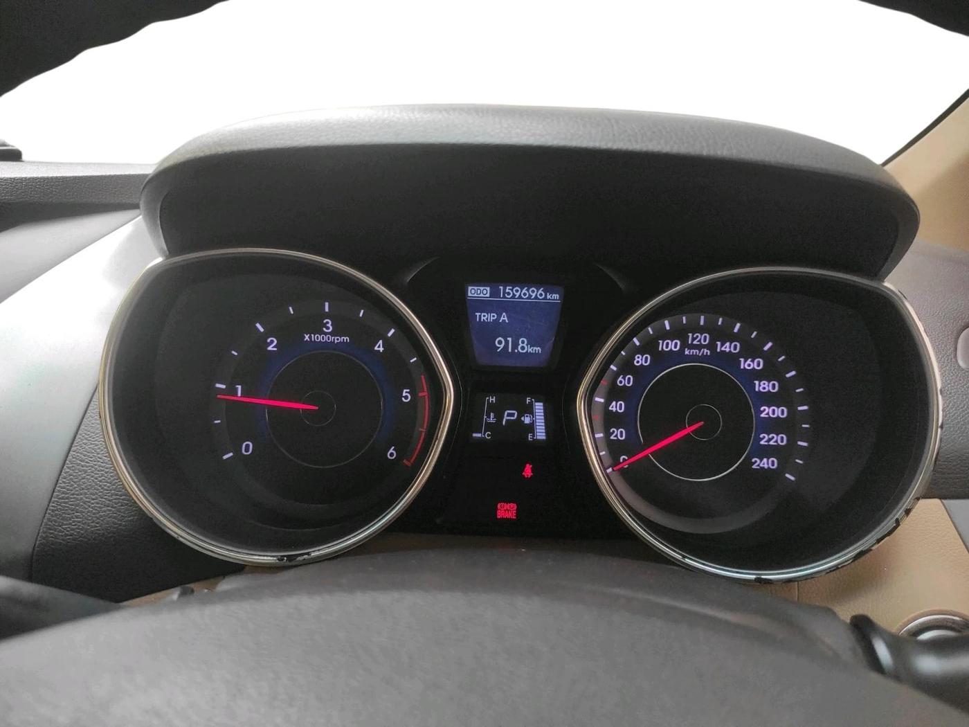 2013 Hyundai New Elantra 1.6 SX AT DIESEL, Diesel, Automatic, 1,59,696 km, interior