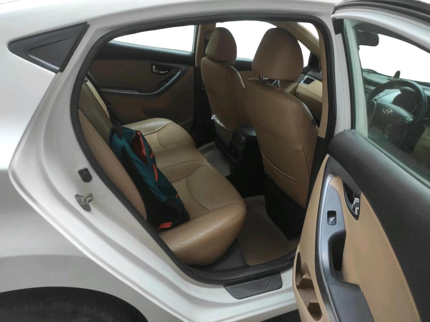 2013 Hyundai New Elantra 1.6 SX AT DIESEL, Diesel, Automatic, 1,59,696 km, interior