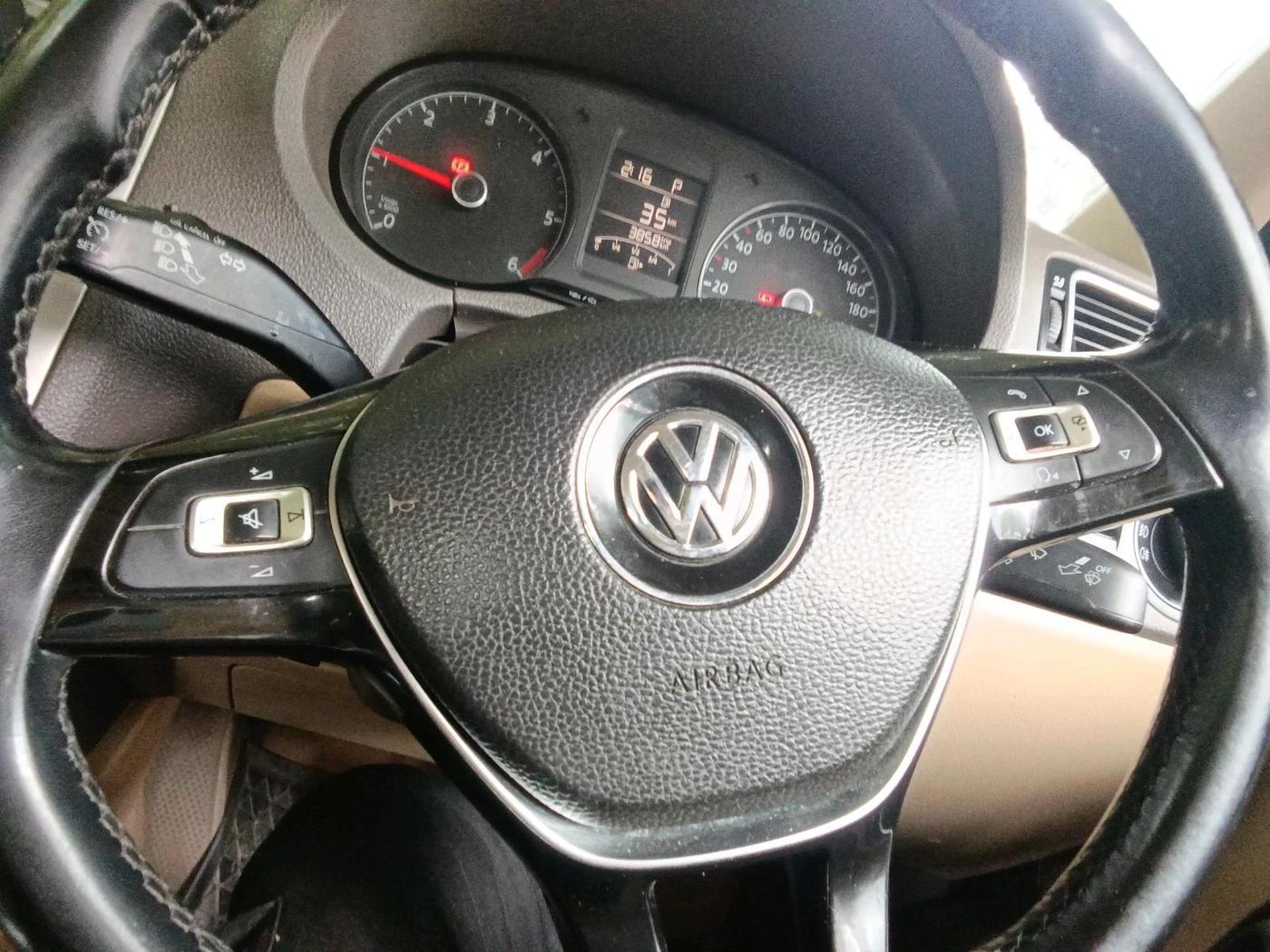 2015 Volkswagen Vento HIGHLINE 1.5 AT, Diesel, Automatic, 1,77,171 km, interior