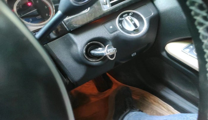 2013 Mercedes Benz E Class E 220 CDI avantgarde, Diesel, Automatic, 1,39,173 km, interior