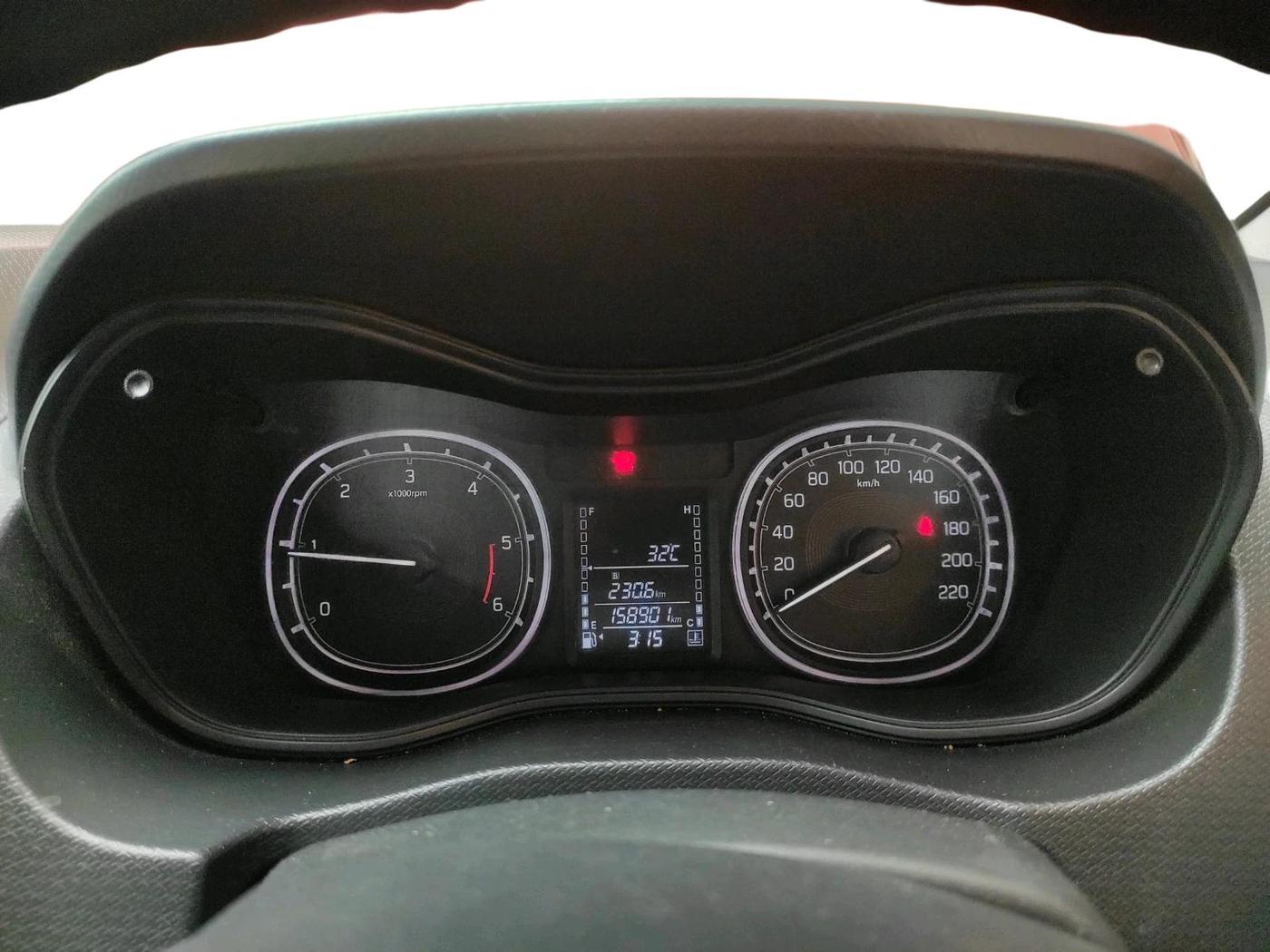 2017 Maruti Vitara Brezza ZDI, Diesel, Manual, 1,58,901 km, interior
