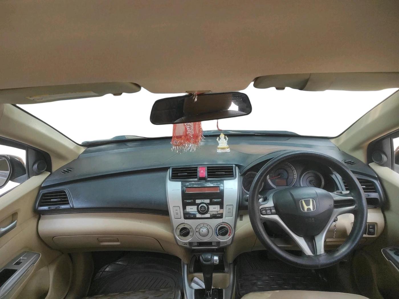 2011 Honda City 1.5L I-VTEC V AT, Petrol, Automatic, 1,62,035 km, interior