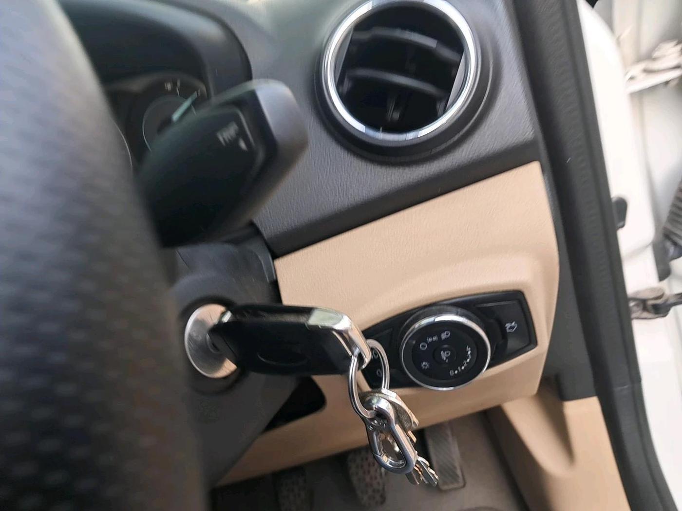 2018 Ford Figo Aspire TITANIUM 1.2 PETROL, Petrol, Manual, 83,831 km, interior