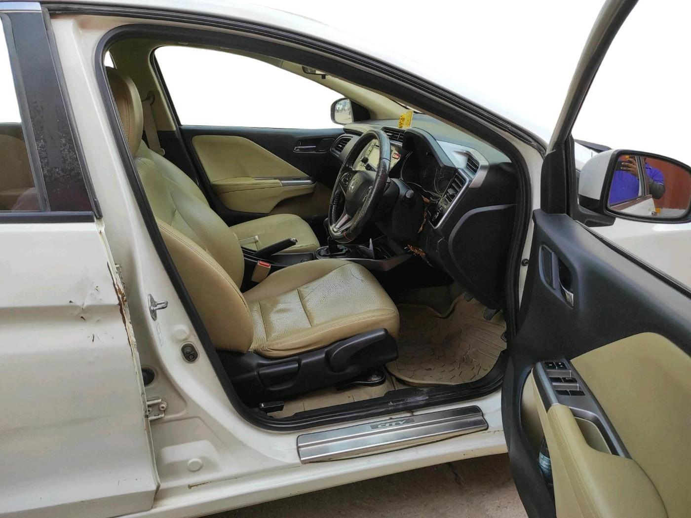 2014 Honda City 1.5L I-VTEC VX, Petrol, Manual, 1,55,848 km, interior