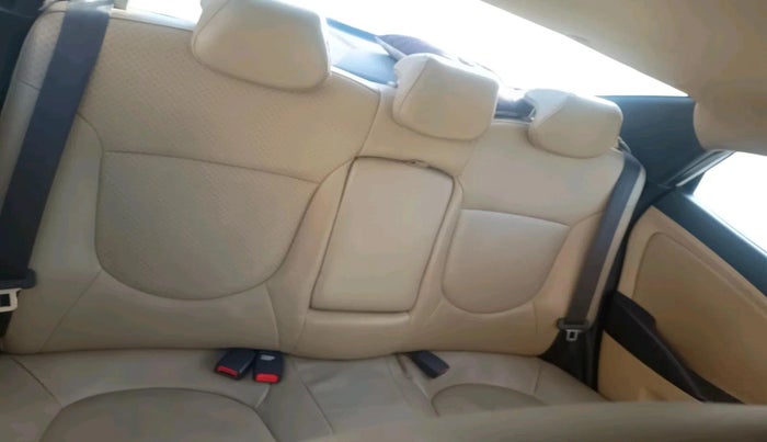 2011 Hyundai Verna FLUIDIC 1.6 CRDI SX OPT, Diesel, Manual, 1,08,574 km, interior