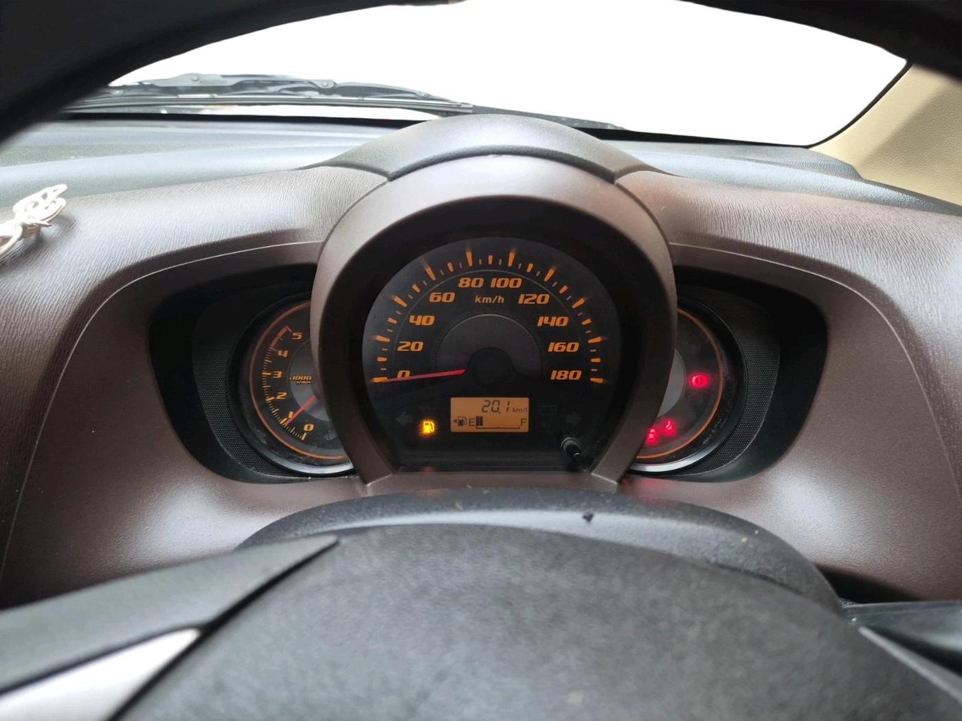 2013 Honda Amaze 1.5L I-DTEC S, Diesel, Manual, 1,03,903 km, interior