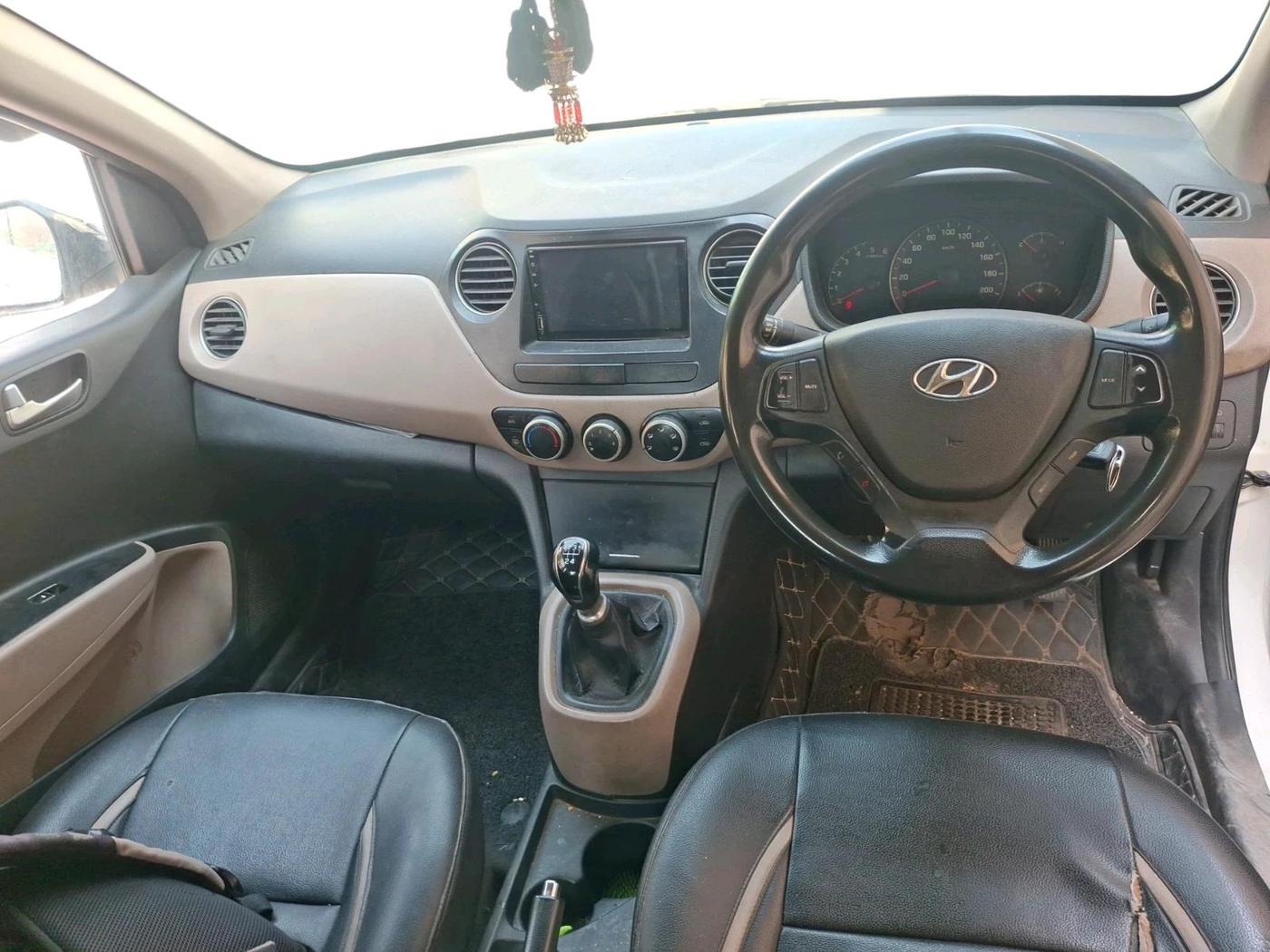 2015 Hyundai Xcent S 1.1 CRDI, Diesel, Manual, 1,25,992 km, interior