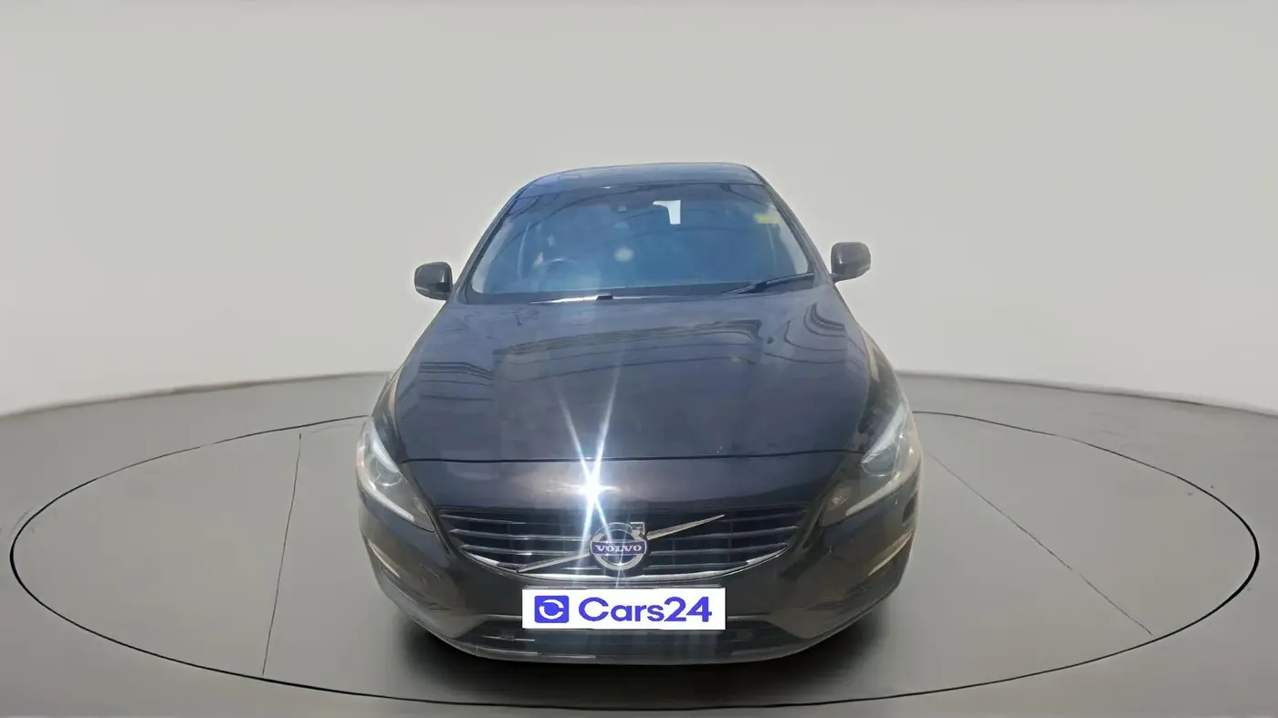 2015 Volvo S60 Momentum D4, Diesel, Automatic, 1,14,991 km, exterior