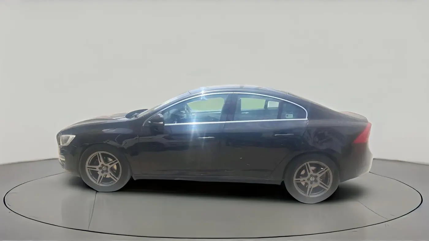 2015 Volvo S60 Momentum D4, Diesel, Automatic, 1,14,991 km, exterior
