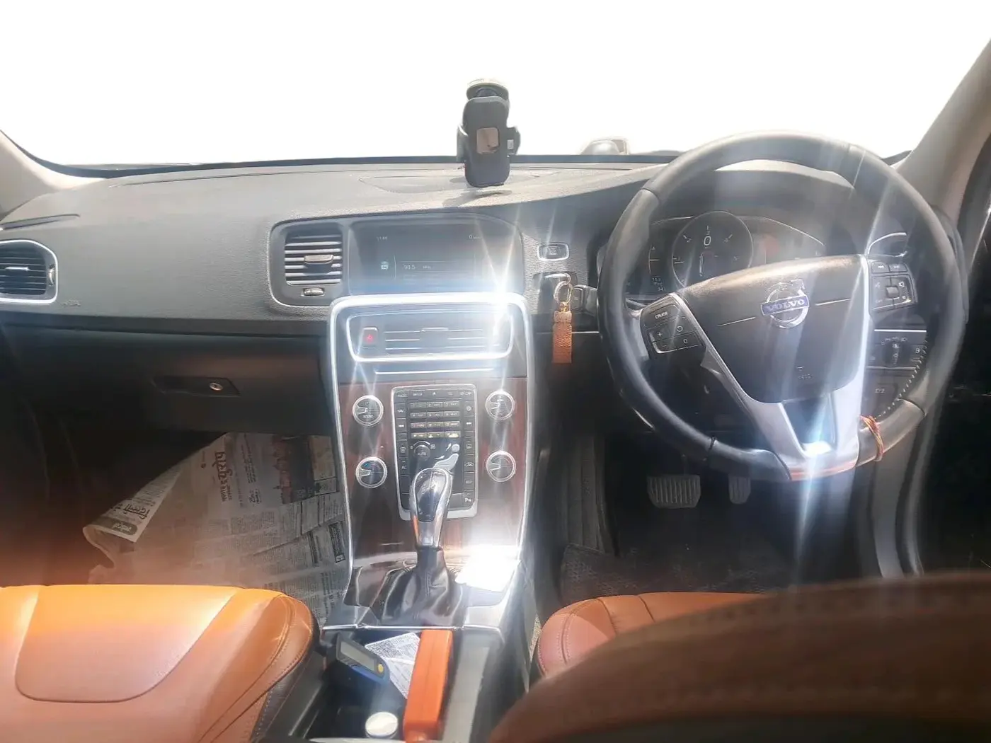 2015 Volvo S60 Momentum D4, Diesel, Automatic, 1,14,991 km, interior