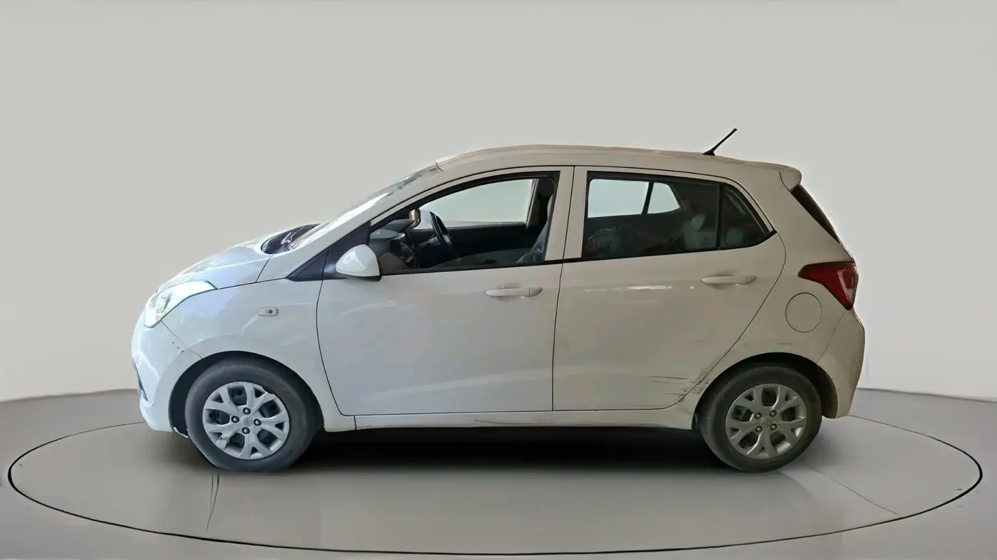 2016 Hyundai Grand i10 MAGNA AT 1.2 KAPPA VTVT, Petrol, Automatic, 39,393 km, exterior