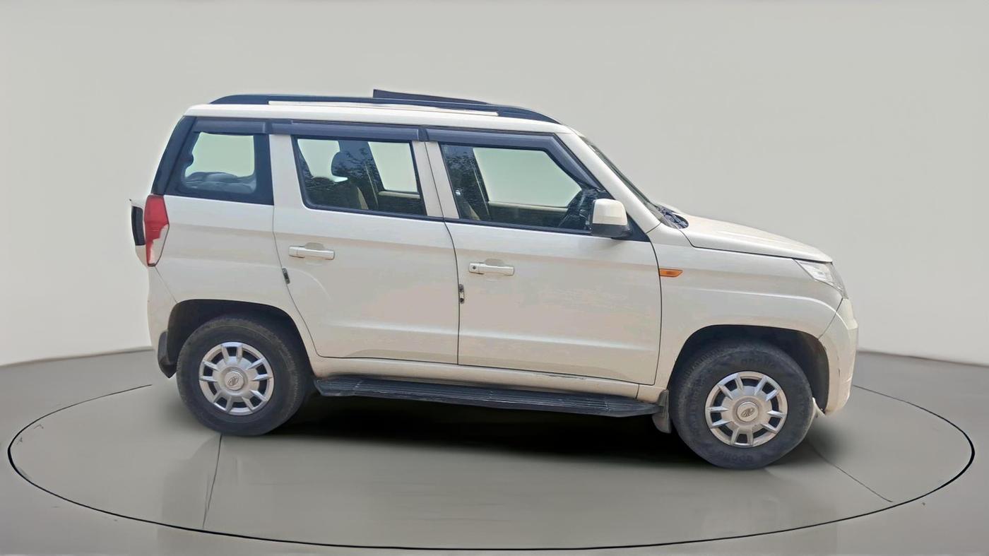 2017 Mahindra TUV300 T6 PLUS, Diesel, Manual, 1,32,744 km, exterior